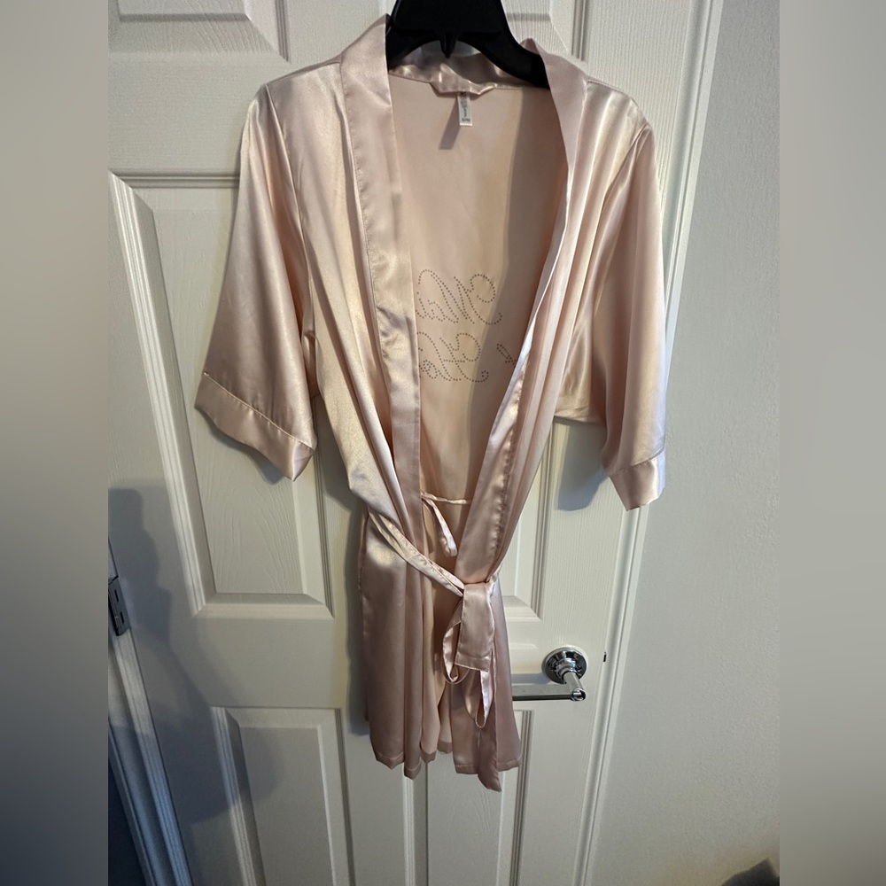 David’s bridal maid of honor robe